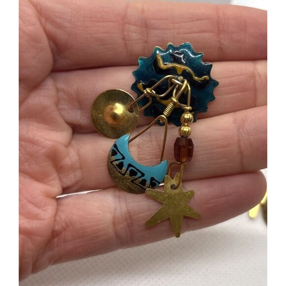 Vintage Lunch at the Ritz Gold Tone Enamel Southwestern‎ Dangle Pierced Earrings - Picture 9 of 11